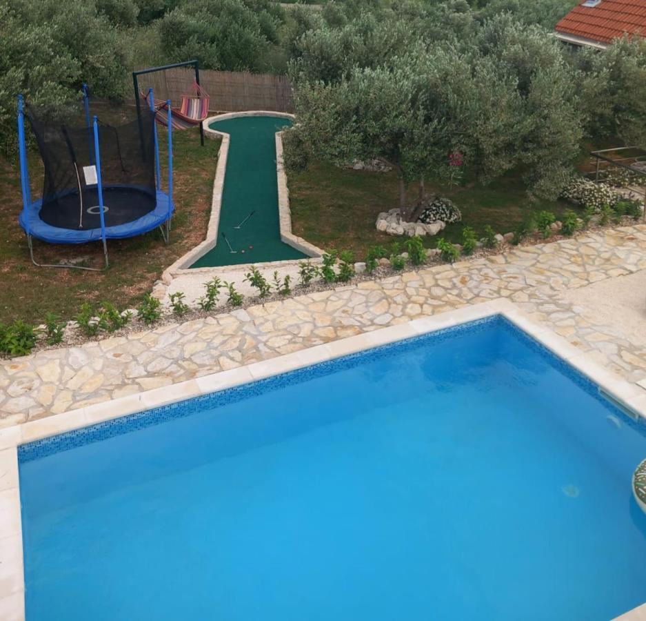 Holiday House M&A&K With Swimming Pool Kaštel Štafilić エクステリア 写真