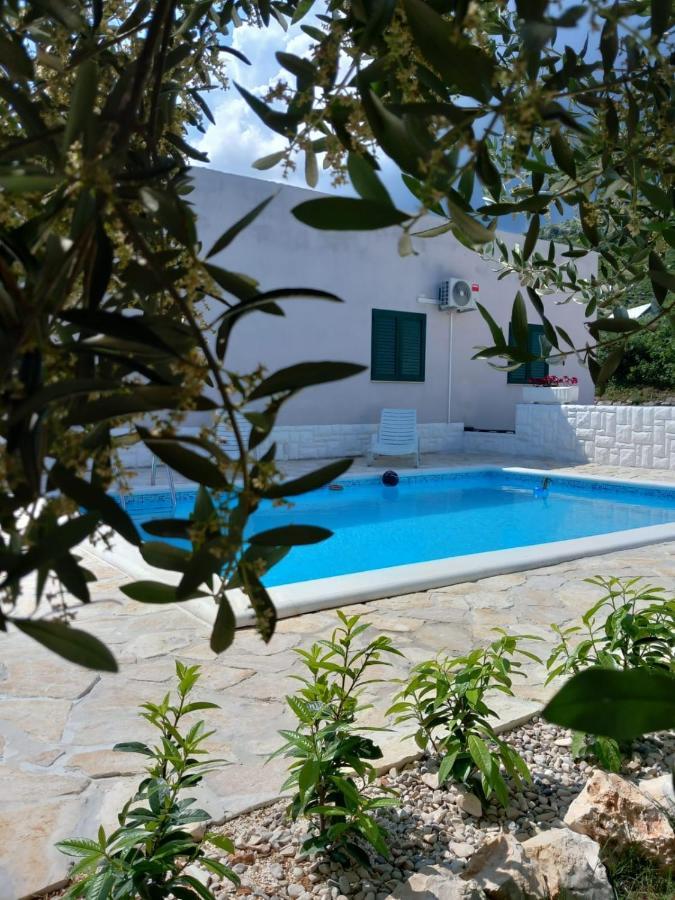 Holiday House M&A&K With Swimming Pool Kaštel Štafilić エクステリア 写真