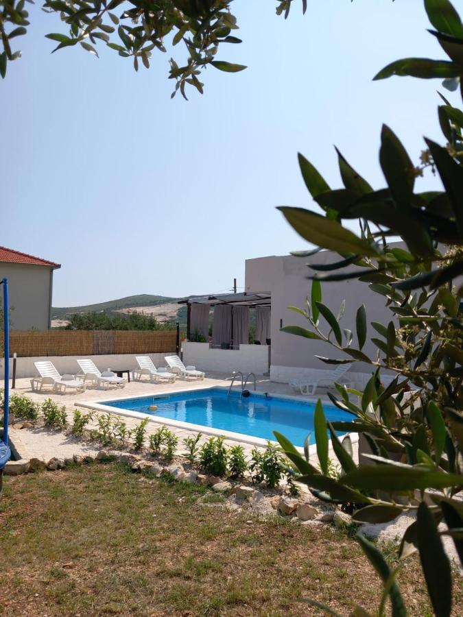 Holiday House M&A&K With Swimming Pool Kaštel Štafilić エクステリア 写真
