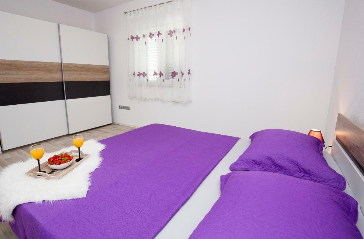 Holiday House M&A&K With Swimming Pool Kaštel Štafilić エクステリア 写真