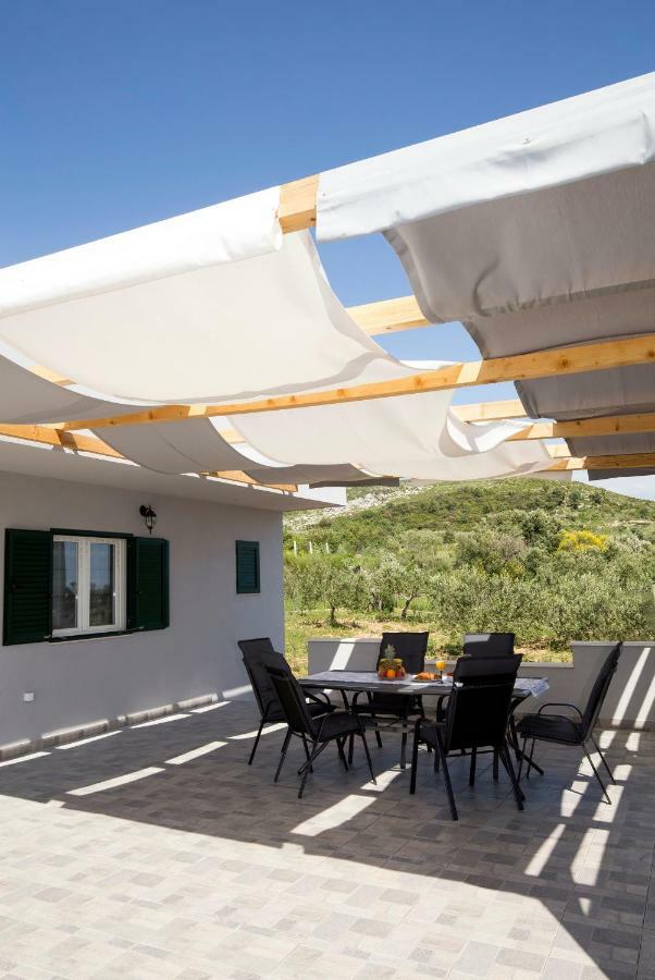 Holiday House M&A&K With Swimming Pool Kaštel Štafilić エクステリア 写真