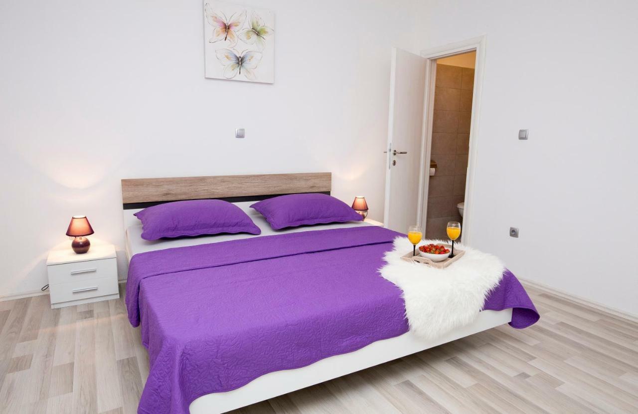 Holiday House M&A&K With Swimming Pool Kaštel Štafilić エクステリア 写真
