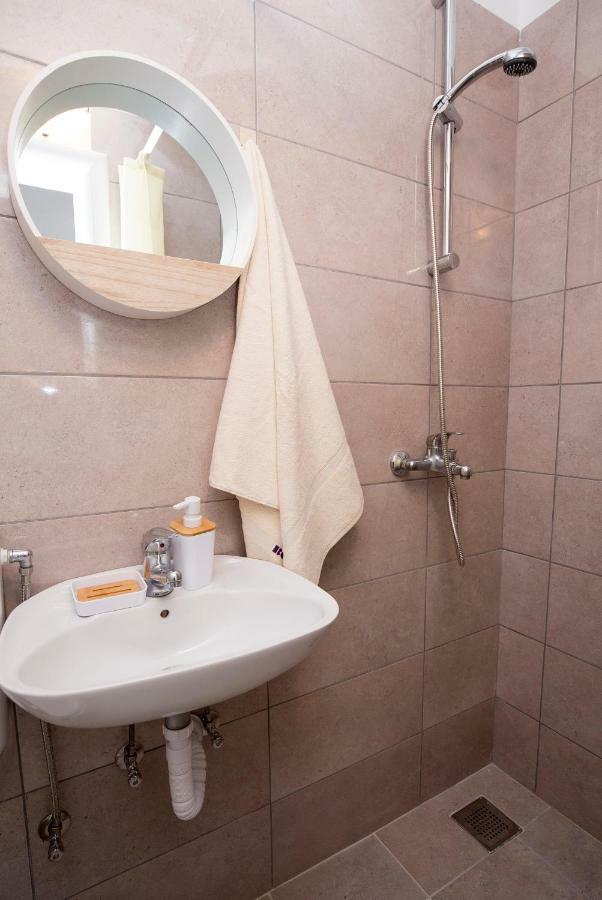 Holiday House M&A&K With Swimming Pool Kaštel Štafilić エクステリア 写真