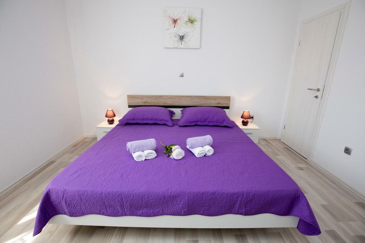 Holiday House M&A&K With Swimming Pool Kaštel Štafilić エクステリア 写真