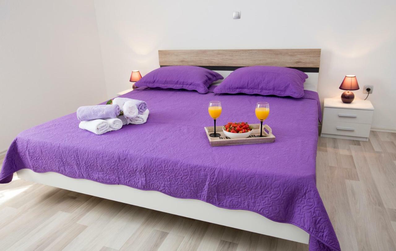 Holiday House M&A&K With Swimming Pool Kaštel Štafilić エクステリア 写真
