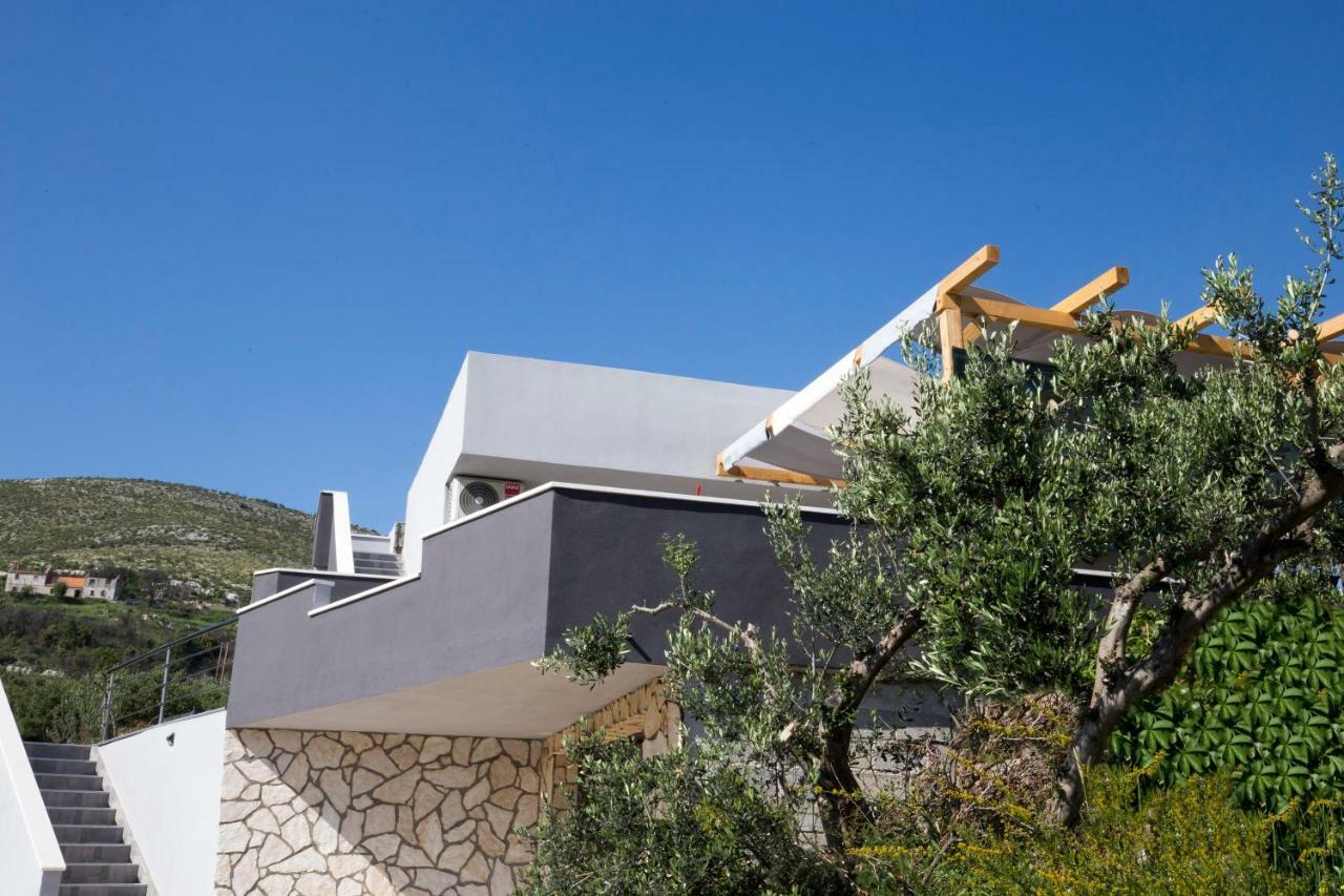 Holiday House M&A&K With Swimming Pool Kaštel Štafilić エクステリア 写真